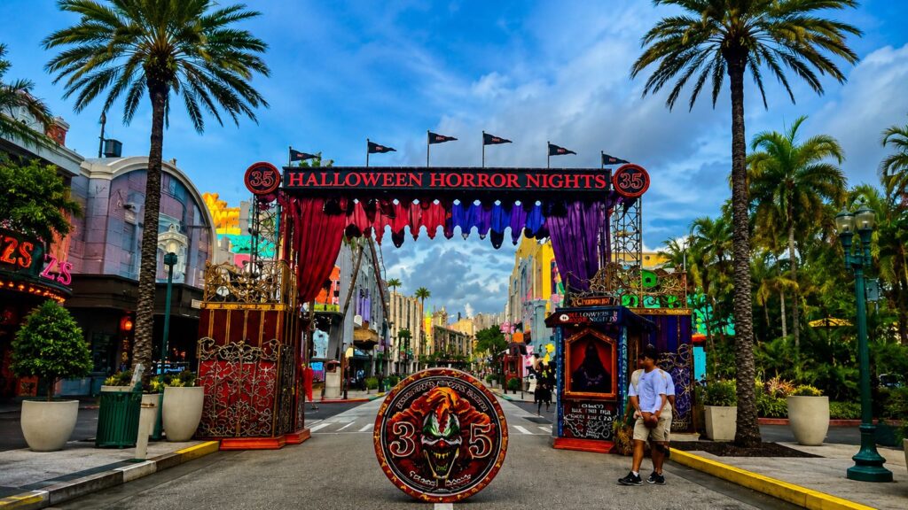 HHN 35