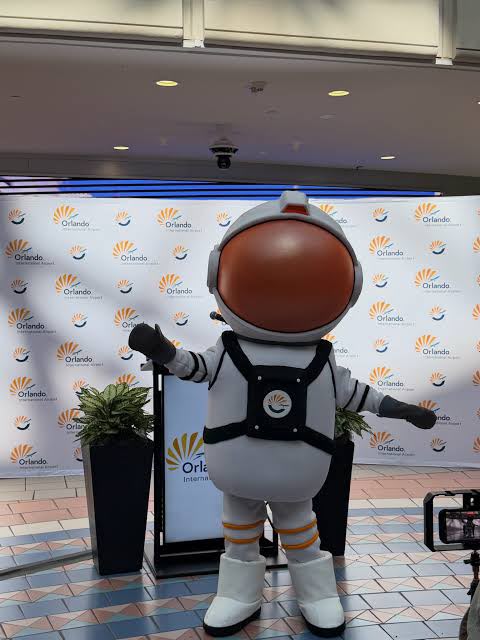 Annie The Astronaut - Mascote Oficial do aeroporto MCO