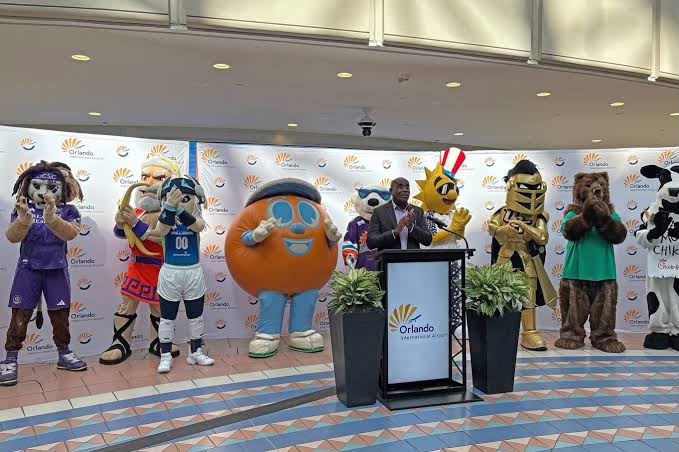 Annie The Astronaut - Mascote Oficial do aeroporto MCO